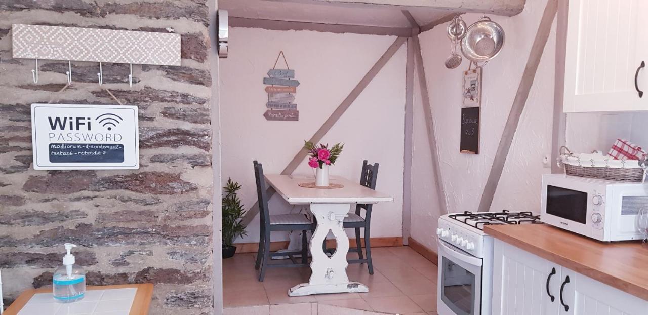 Le Vieux Moulin Gites - A Charming Stone Cottage With Garden View And Seasonal Pool Guégon Exterior photo