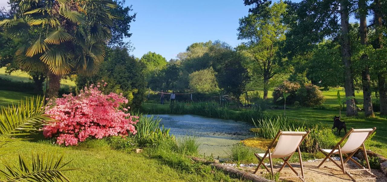 Le Vieux Moulin Gites - A Charming Stone Cottage With Garden View And Seasonal Pool Guégon Exterior photo