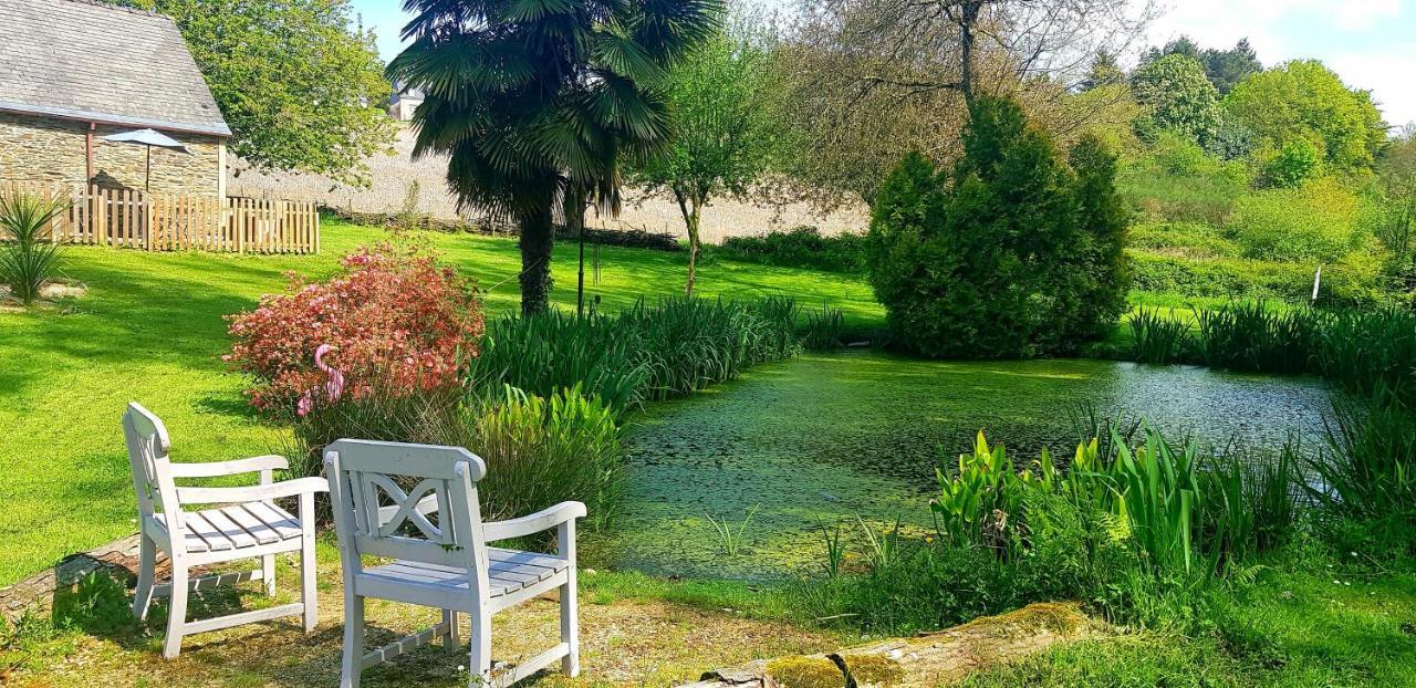 Le Vieux Moulin Gites - A Charming Stone Cottage With Garden View And Seasonal Pool Guégon Exterior photo